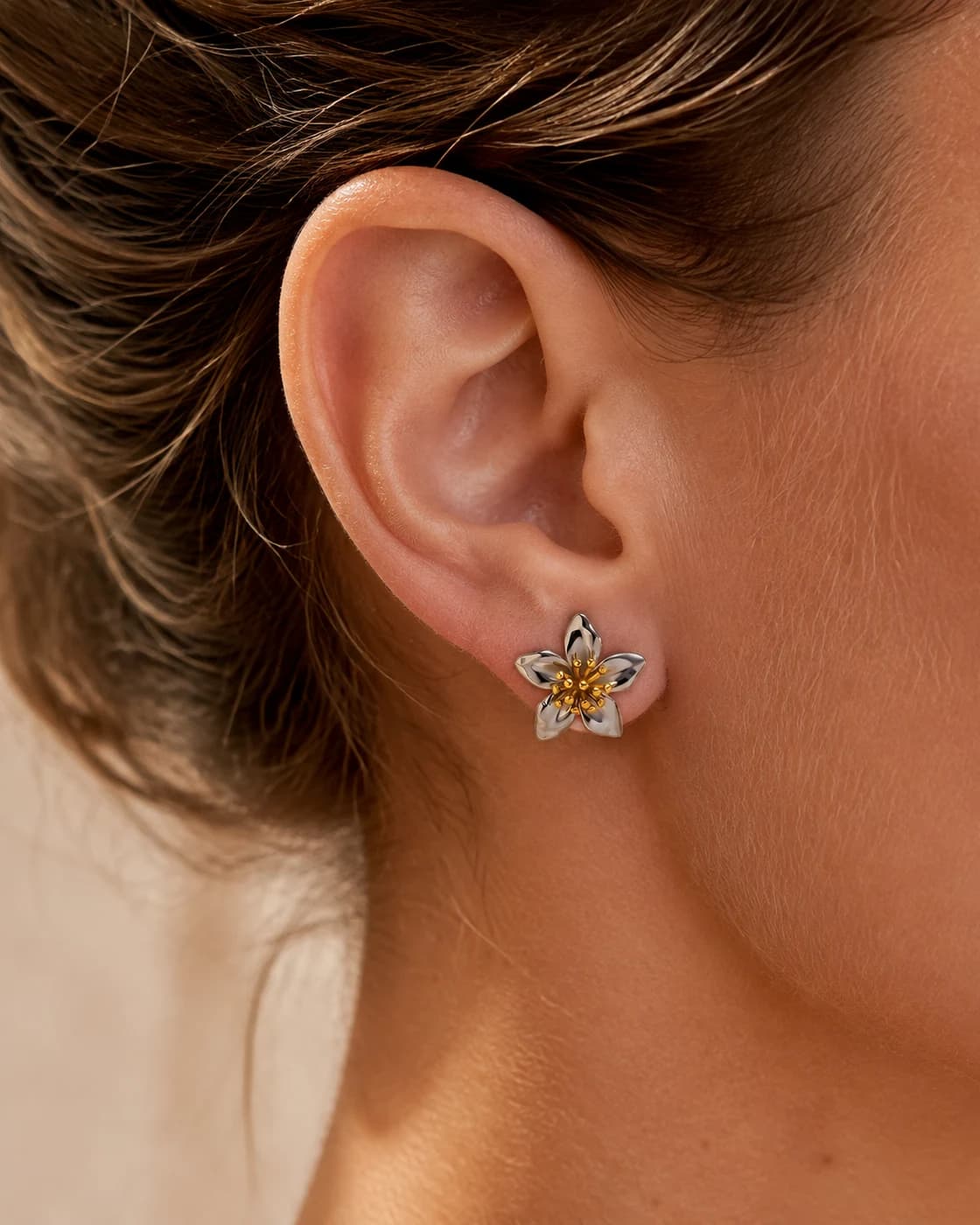 Two-tone Flower Stud Earrings EH05005 2