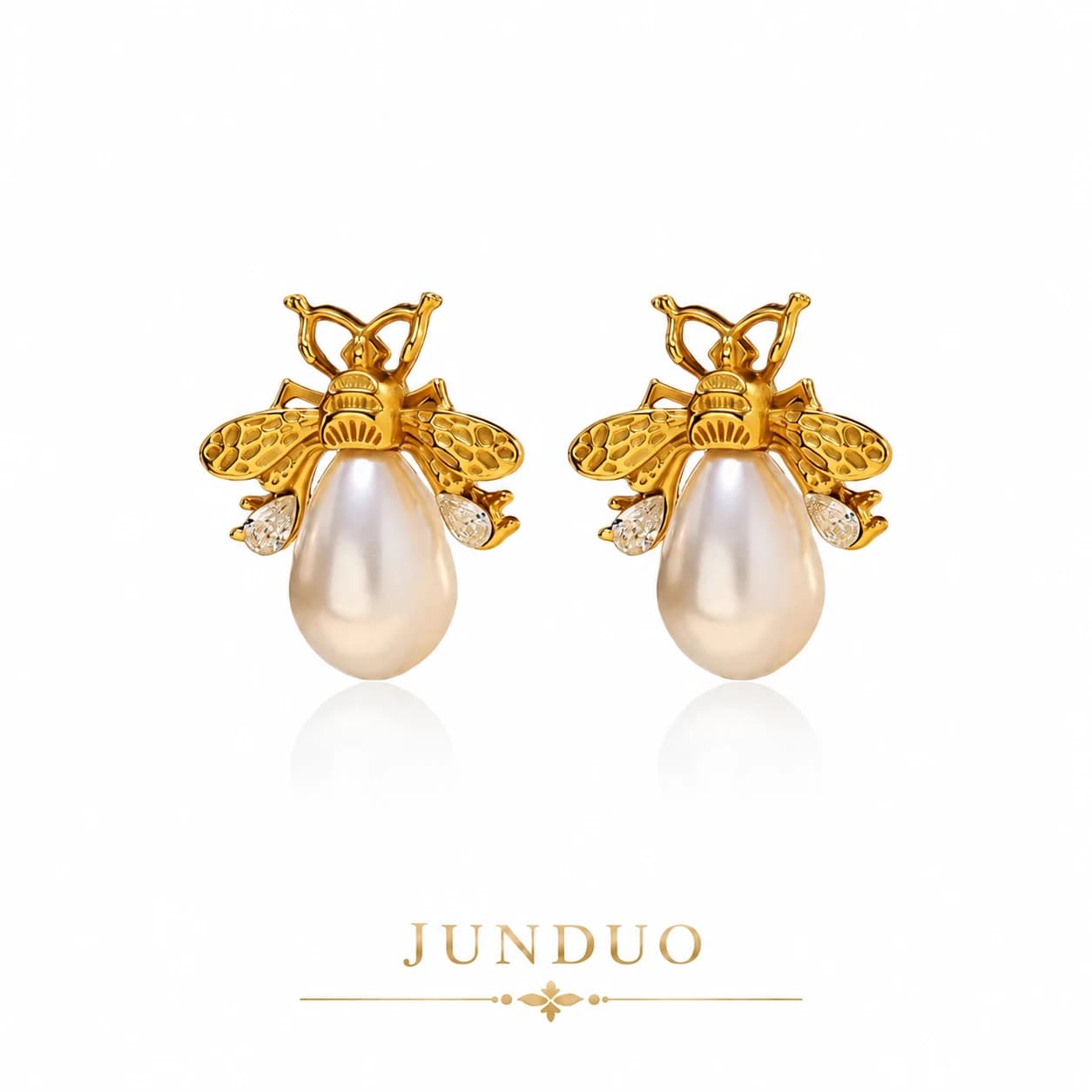 Bee Pearl Drop Earrings EH05007 1