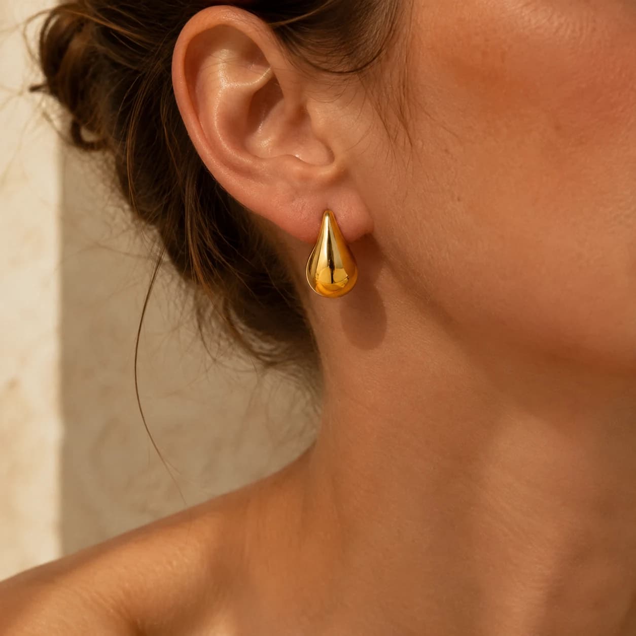 Smooth Teardrop Stud Earrings EH05010 2