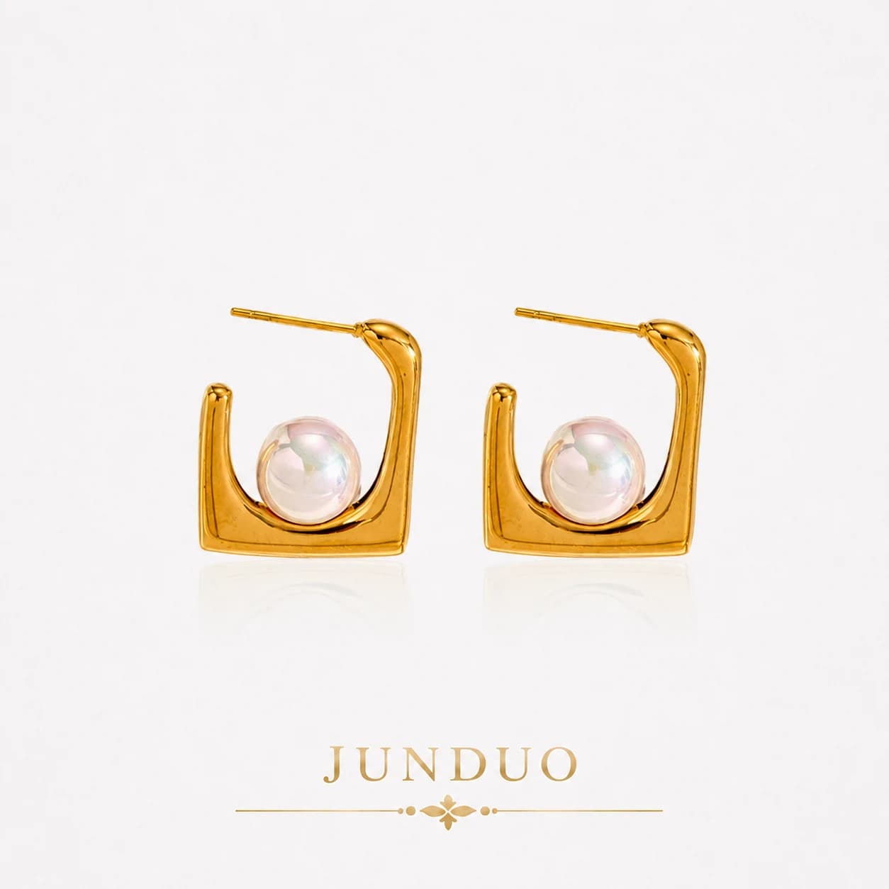 Square Pearl Hoop Earrings EH05015 1